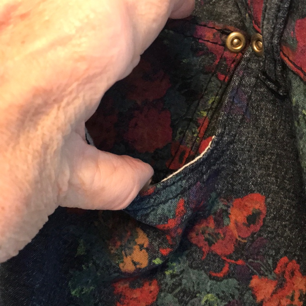 DG2 by Diane Gilman 18WP FLORAL JEANS🆕 - Picture 5 of 11